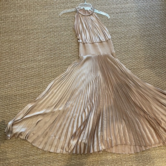 NWOT A.L.C. Renzo Pleated Midi Dress in Beige Size 4 - Picture 13 of 16